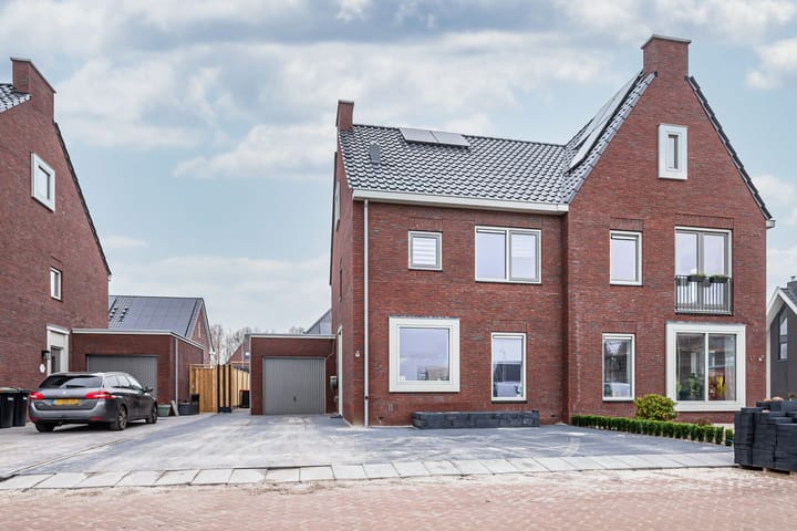 Foto 1 van Moerasstraat 35