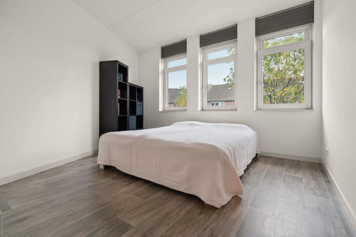 Photo 19 of Jan Luykenstraat 14