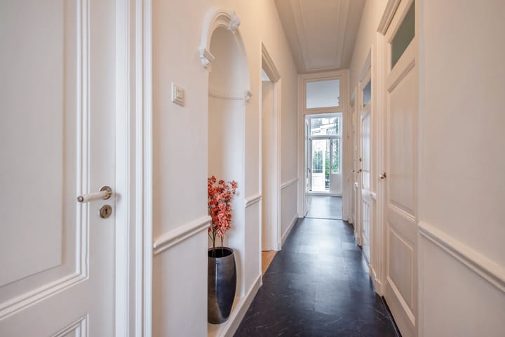 Foto 10 van Regentesseplein 4