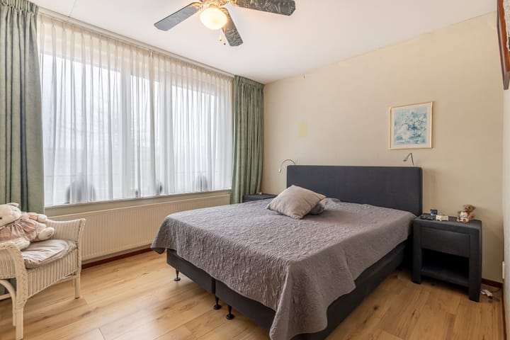 Foto 4 van Raadhuisplein 4