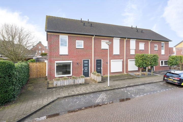 Bekijk foto van Graaf Engelbrechtstraat 1