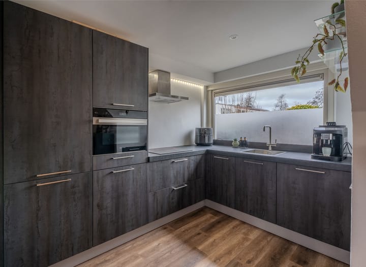 Foto 17 van Menadostraat 21