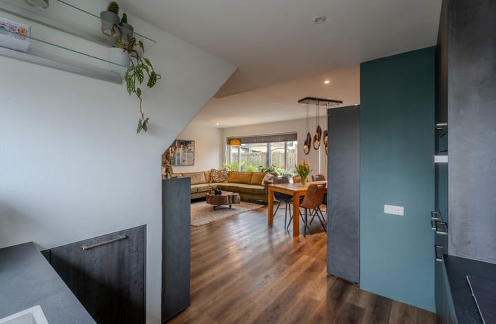 Foto 19 van Menadostraat 21