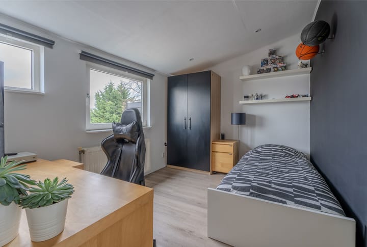 Foto 41 van Menadostraat 21