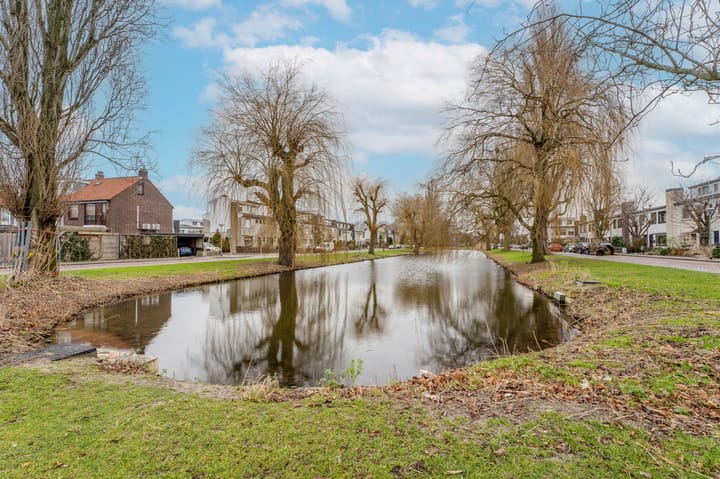 Foto 46 van Menadostraat 21