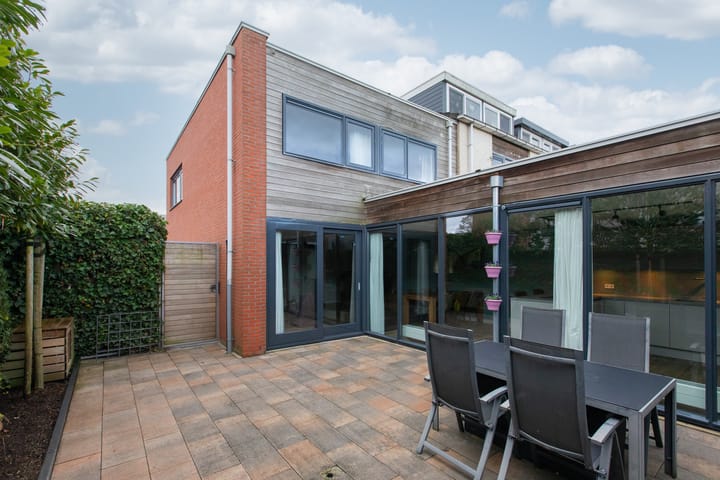 Foto 21 van Alfred Mozerplein 22