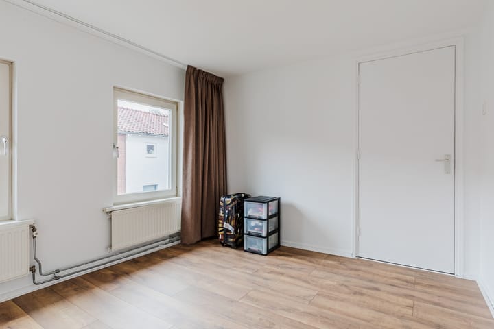 Foto 17 van Willem Knuttelstraat 39