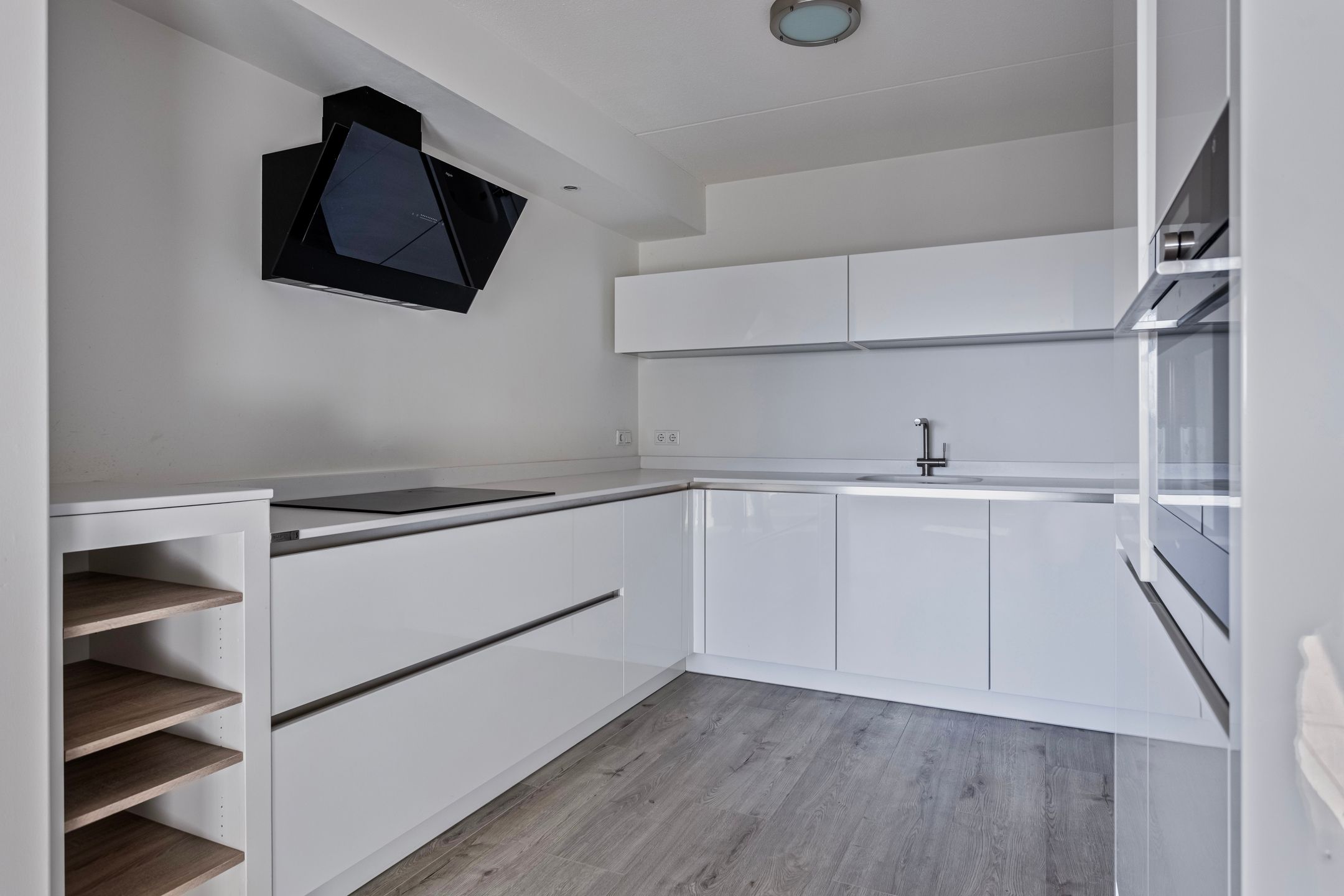 Photo 9 of Wilhelminastraat 4-M