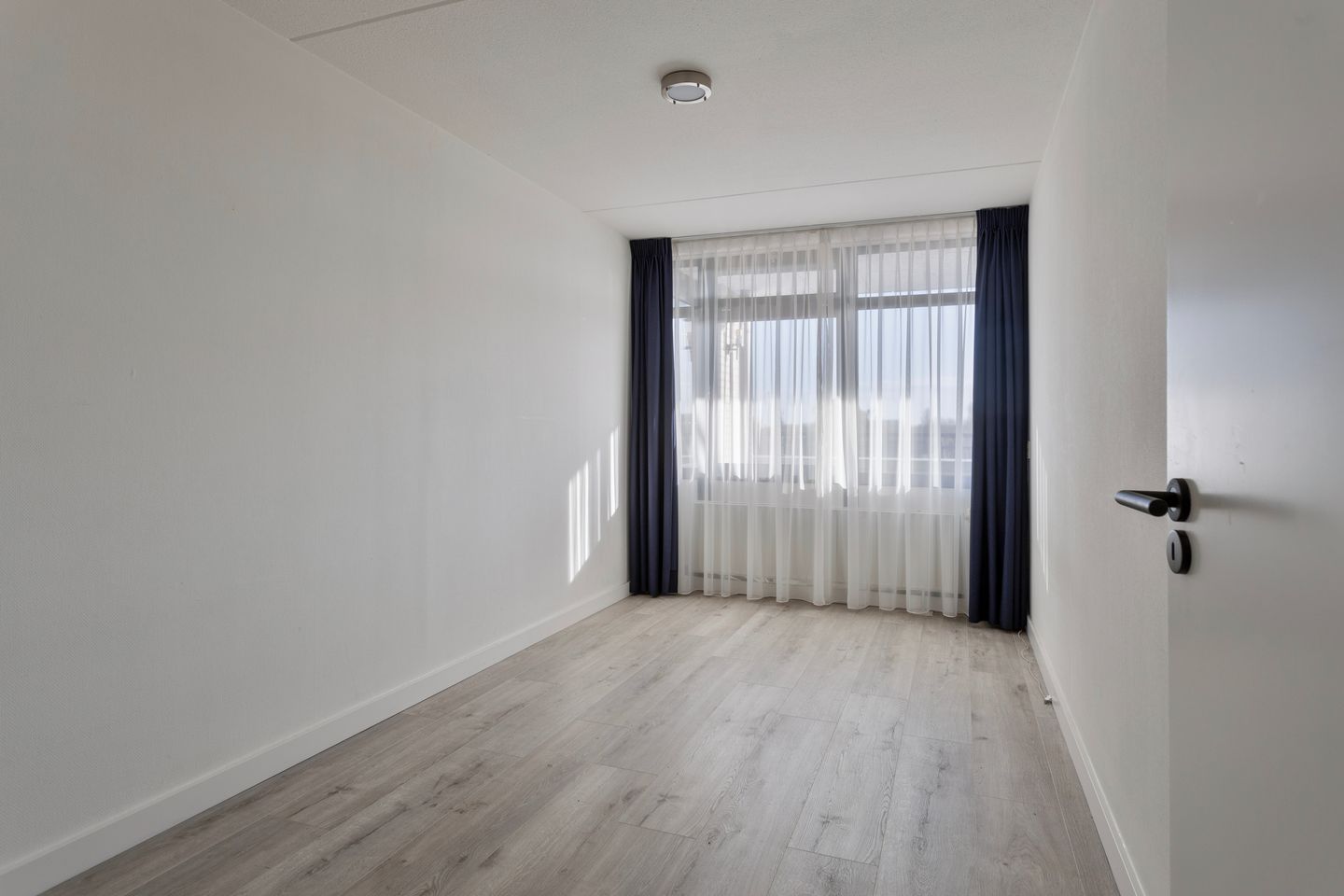 Photo 19 of Wilhelminastraat 4-M