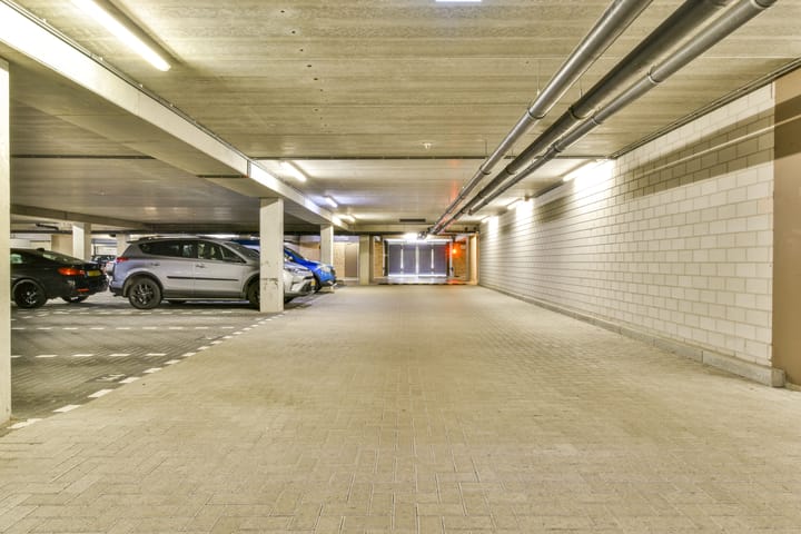 Photo 33 of Titus van Rijnstraat 164