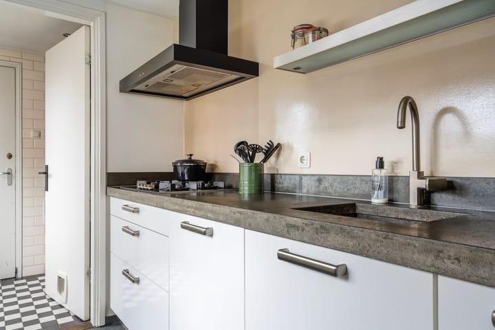 Foto 14 van Van Riebeekstraat 78