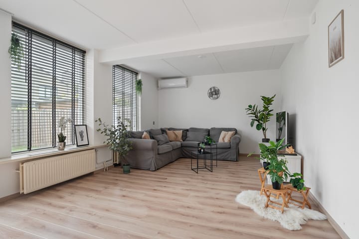 Foto 2 van K.P.C. de Bazelstraat 6