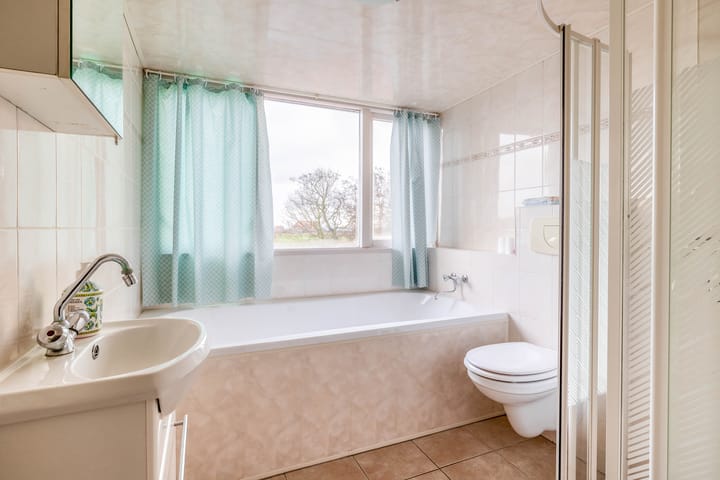 Foto 22 van Middenweg 17