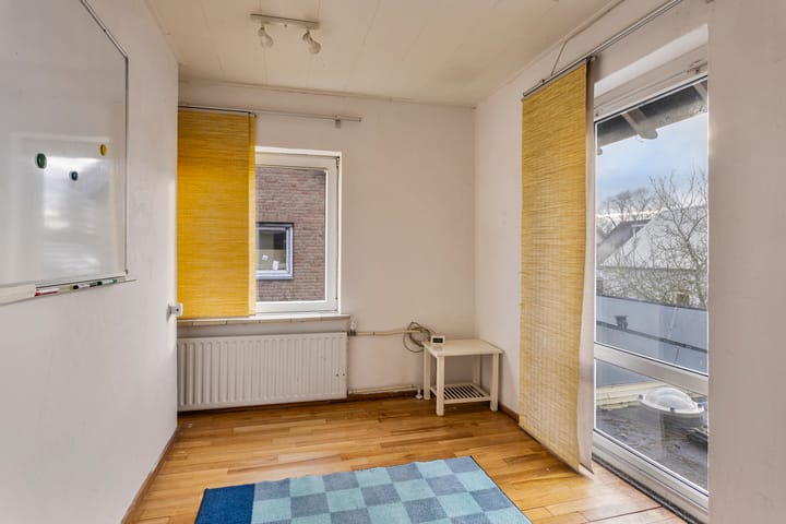 Foto 32 van Pastoor van der Kampstraat 33