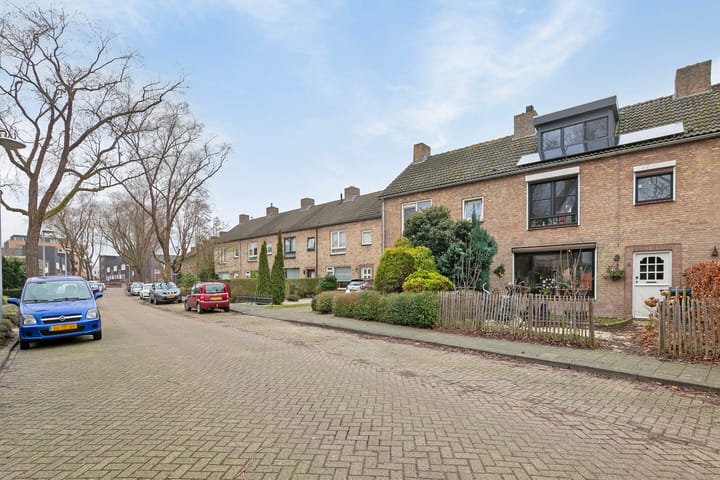 Foto 13 van Larikslaan 10