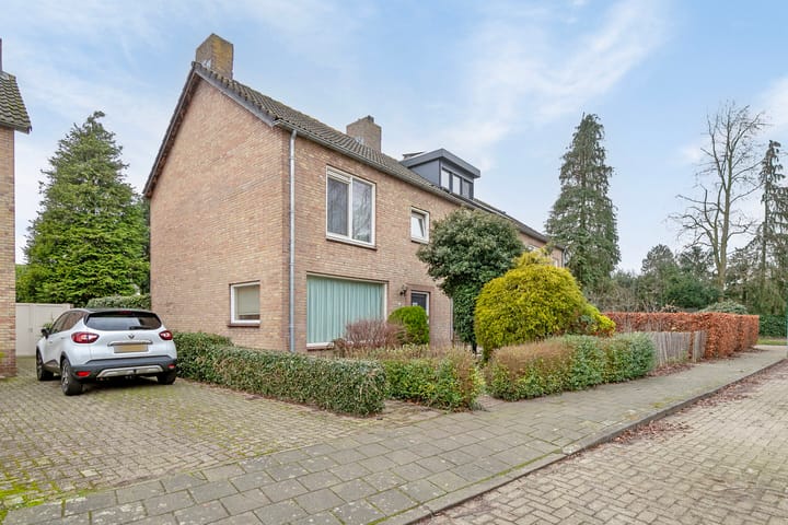 Foto 15 van Larikslaan 10