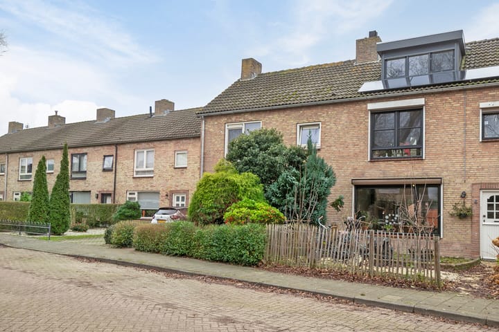 Foto 16 van Larikslaan 10