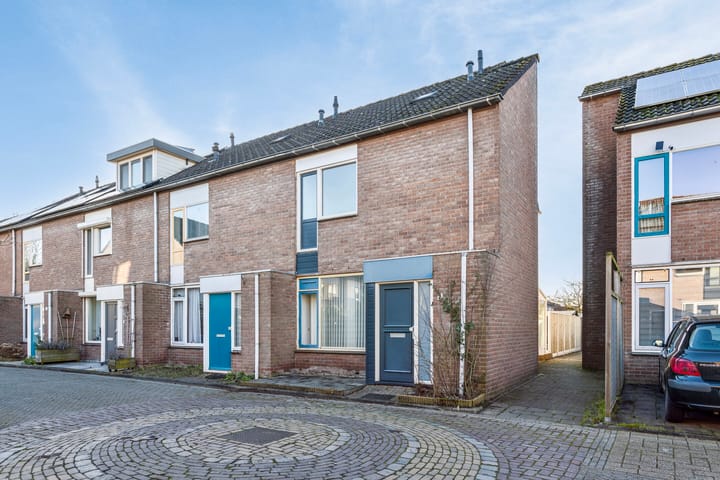 Foto 1 van De Gasperistraat 11