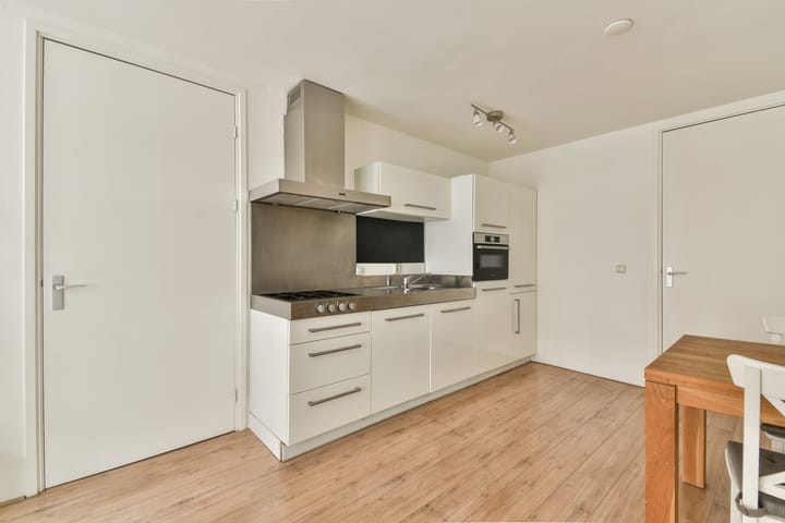 Foto 8 van Van Hogendorpstraat 84-1