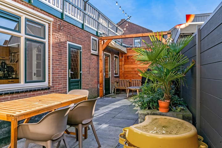 Photo 15 of Wilhelminastraat 34