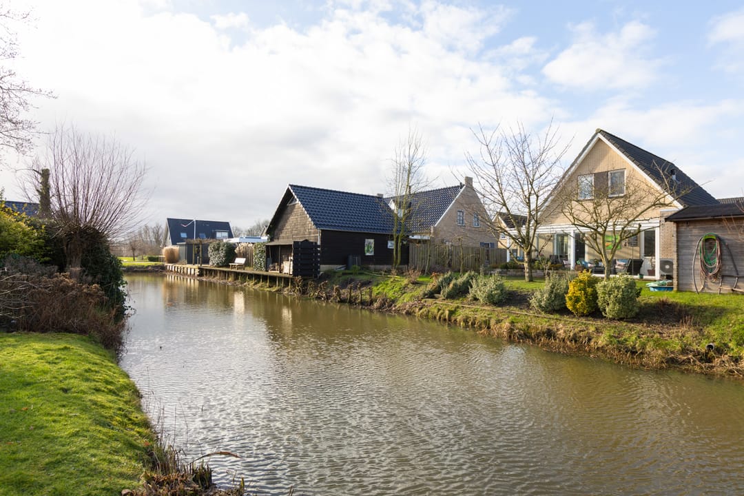 Photo 37 of De Finne 25