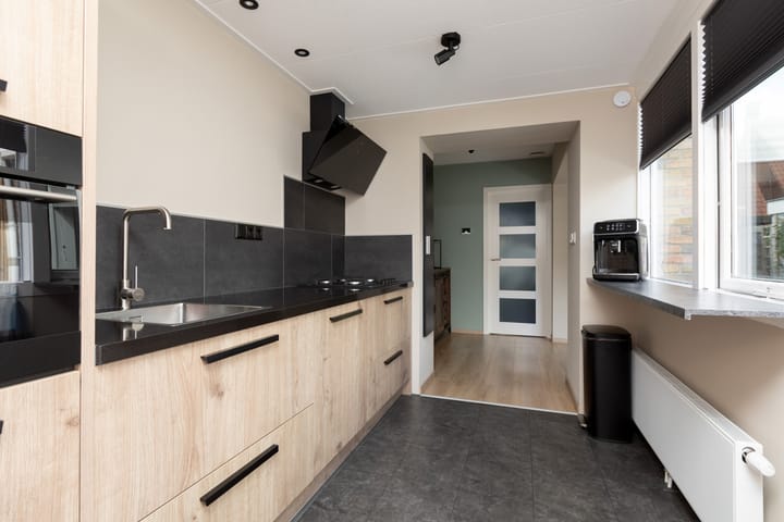 Foto 10 van Worp Tjaardastraat 79