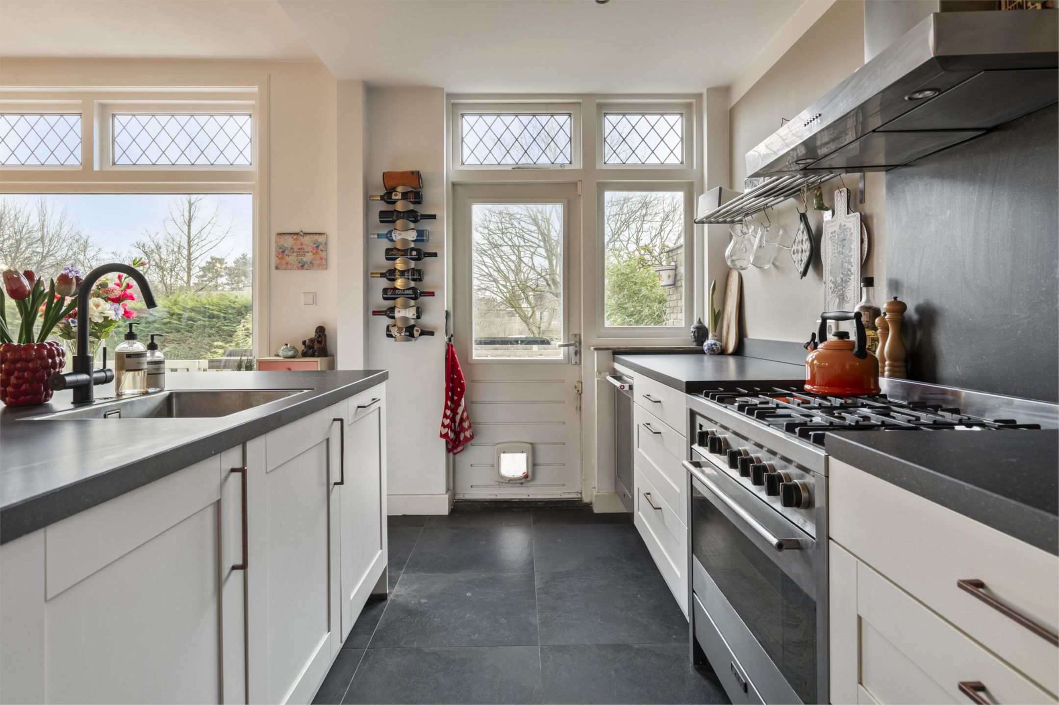 Photo 18 of Van Zuylen van Nijeveltstraat 114