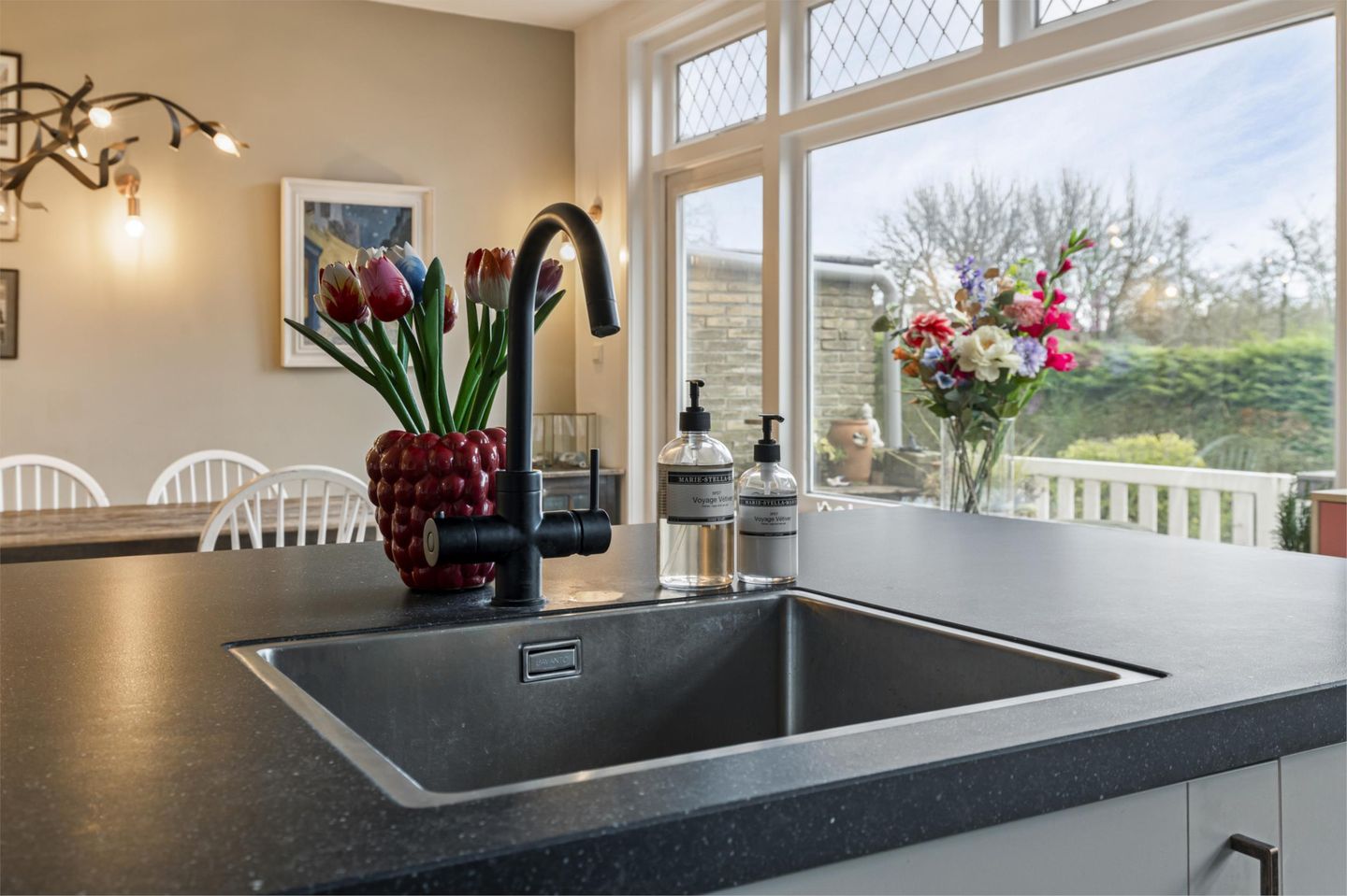 Photo 20 of Van Zuylen van Nijeveltstraat 114