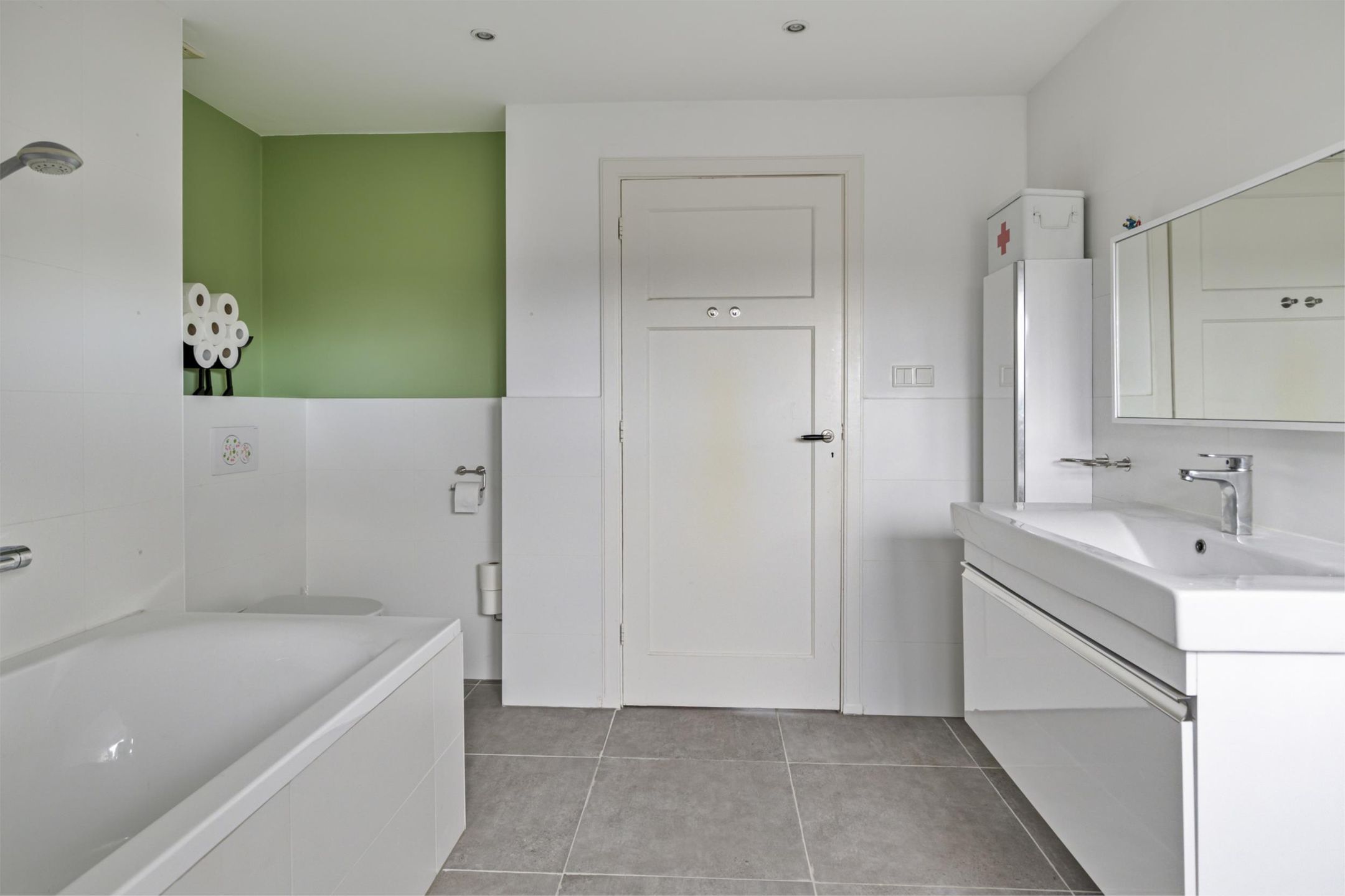 Photo 33 of Van Zuylen van Nijeveltstraat 114