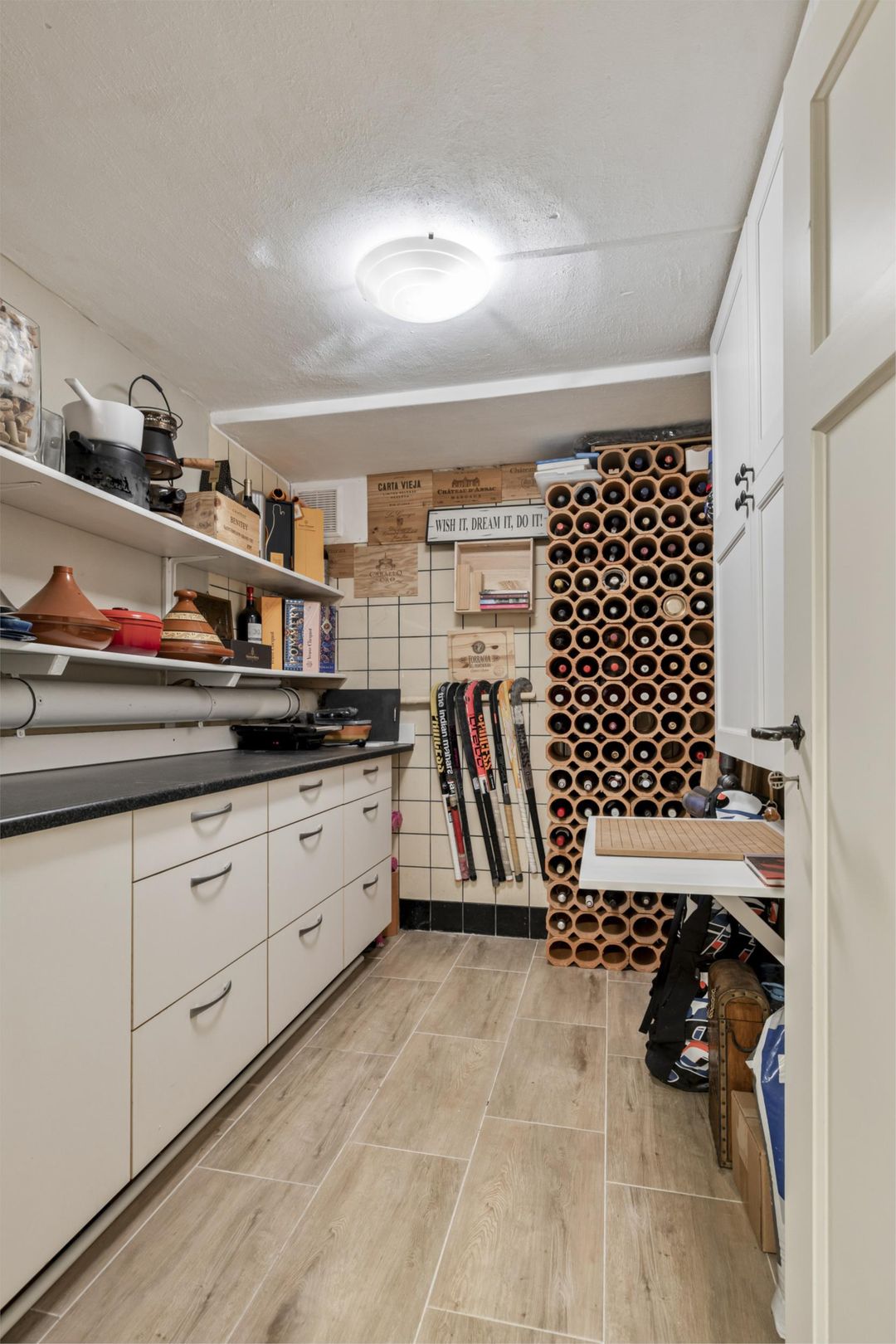 Photo 47 of Van Zuylen van Nijeveltstraat 114