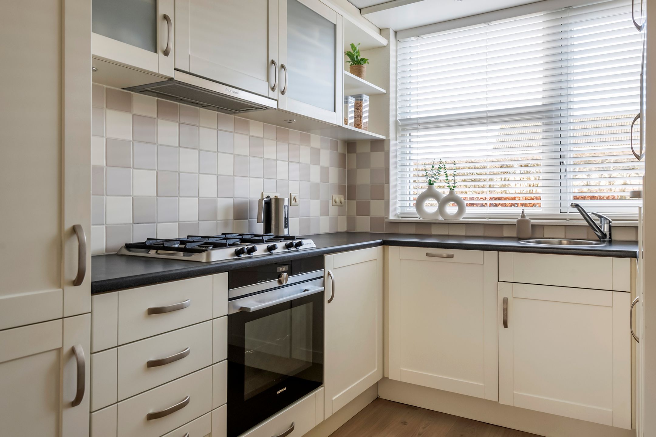 Foto 18 van Nehalenniastraat 2