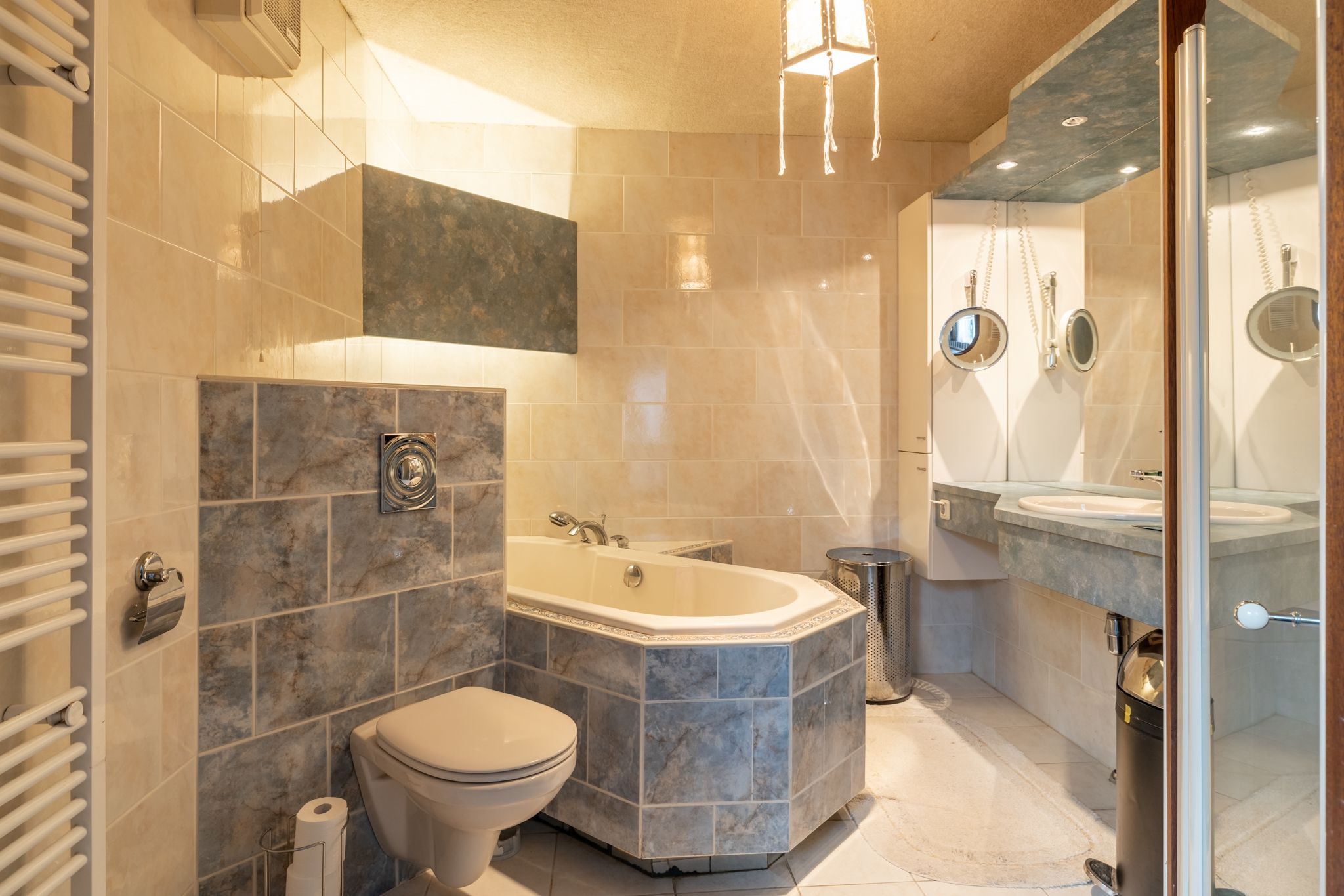 Photo 9 of It Far 32