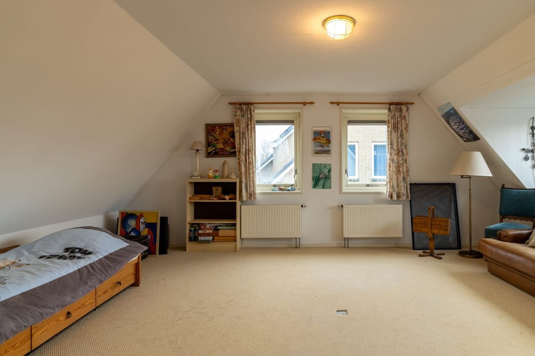 Photo 16 of It Far 32