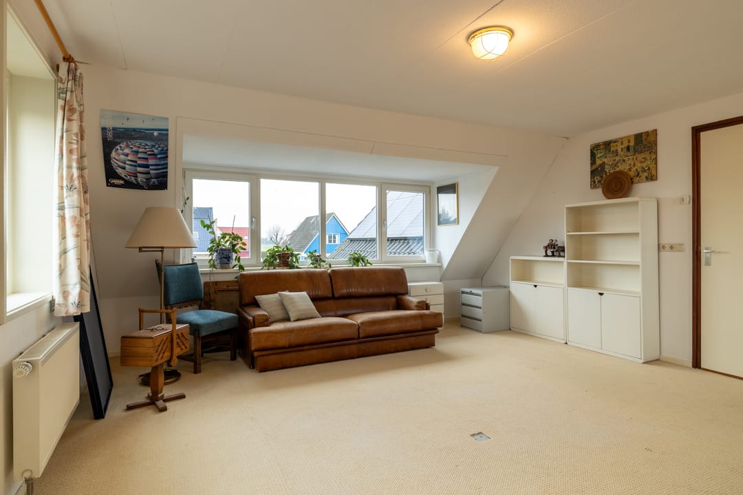 Photo 17 of It Far 32