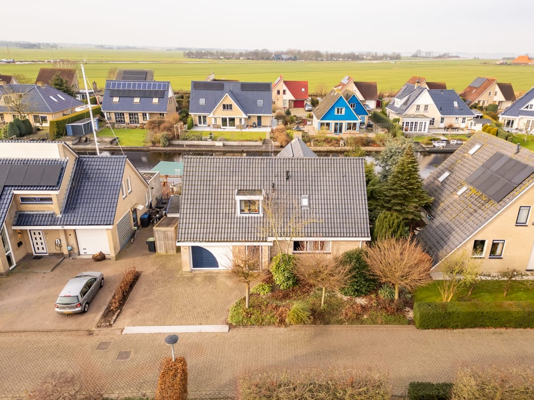 Photo 43 of It Far 32