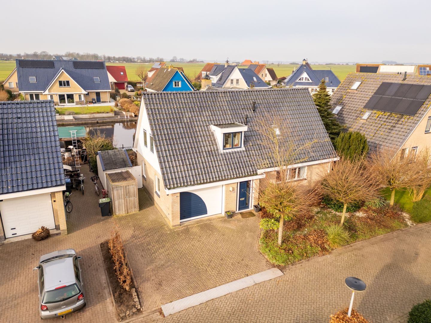 Photo 44 of It Far 32