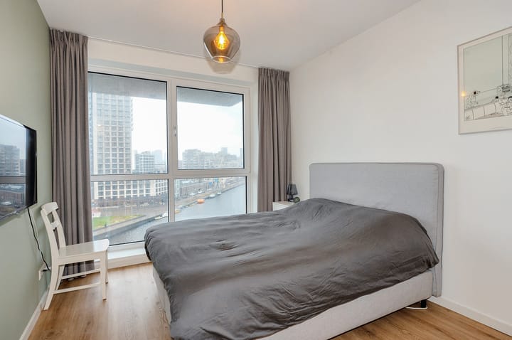 Photo 24 of Waldorpstraat 1654