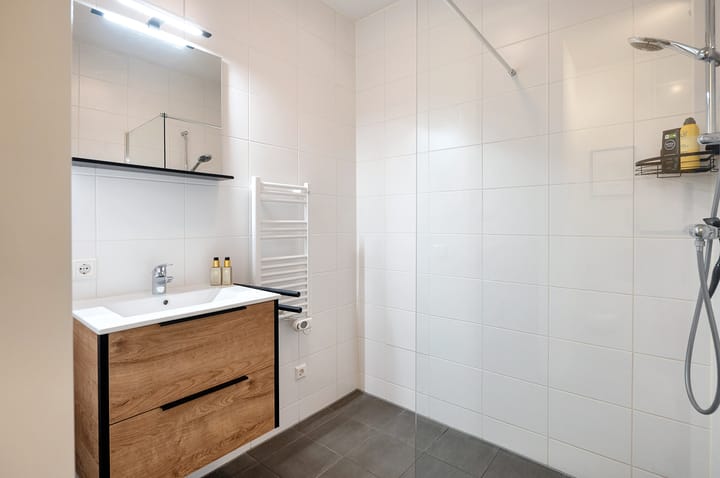 Photo 27 of Waldorpstraat 1654