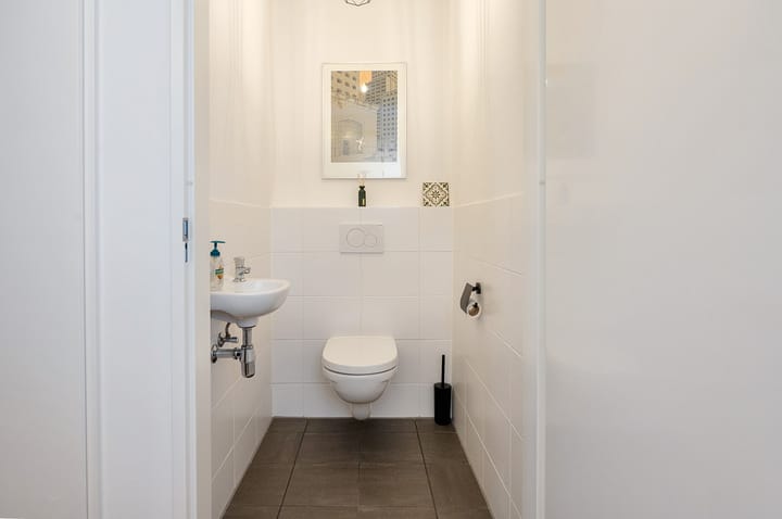 Photo 30 of Waldorpstraat 1654