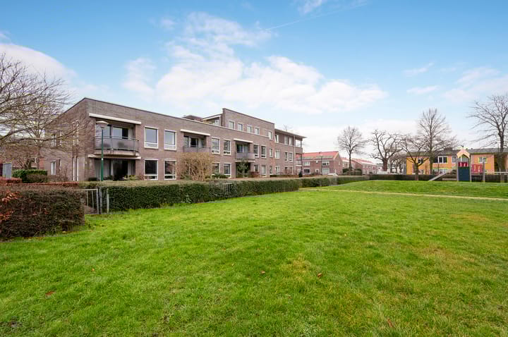 Foto 1 van Brederostraat 1-12