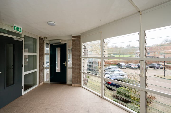 Foto 9 van Brederostraat 1-12