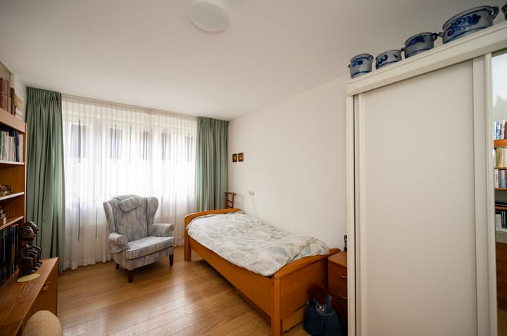 Foto 16 van Brederostraat 1-12