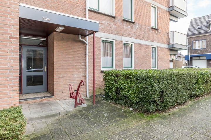 Foto 2 van Romeinenplein 64