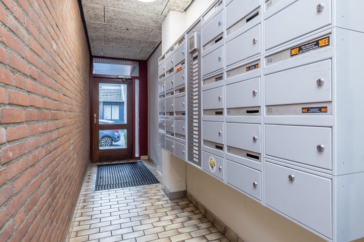 Foto 5 van Romeinenplein 64