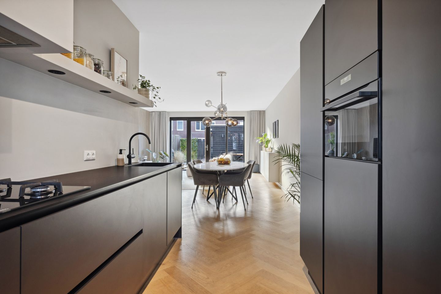 Foto 1 van Pastoor Van den Boomstraat 8