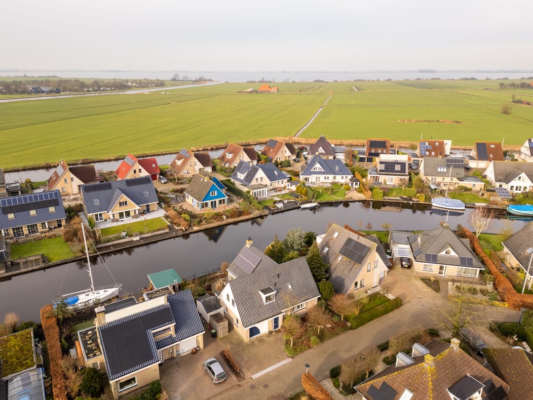 Photo 46 of It Far 32