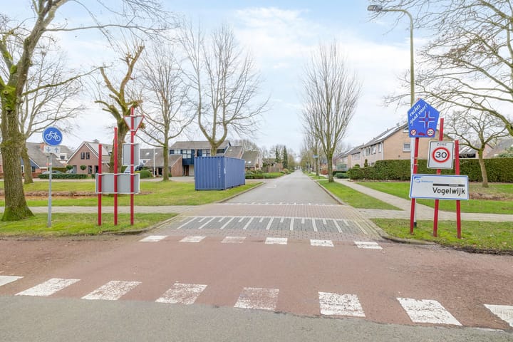 Foto 44 van Leeuwerikhof 2