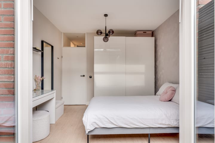 Foto 15 van Helenastraat 2-B