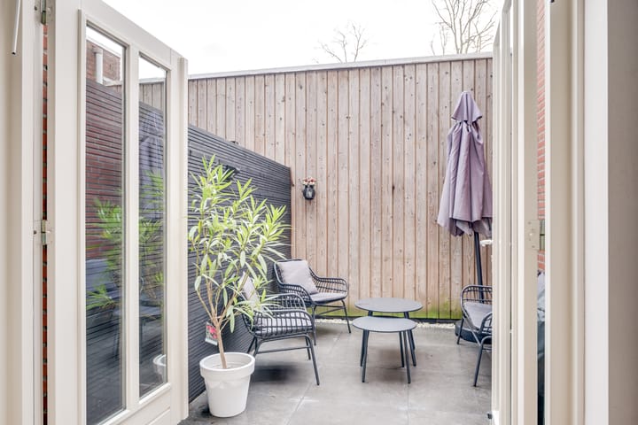 Foto 17 van Helenastraat 2-B