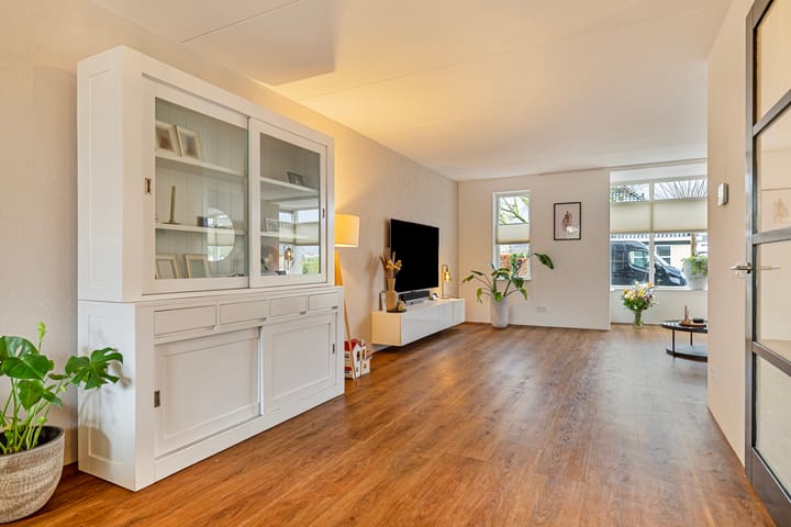 Foto 2 van Midscheeps 81